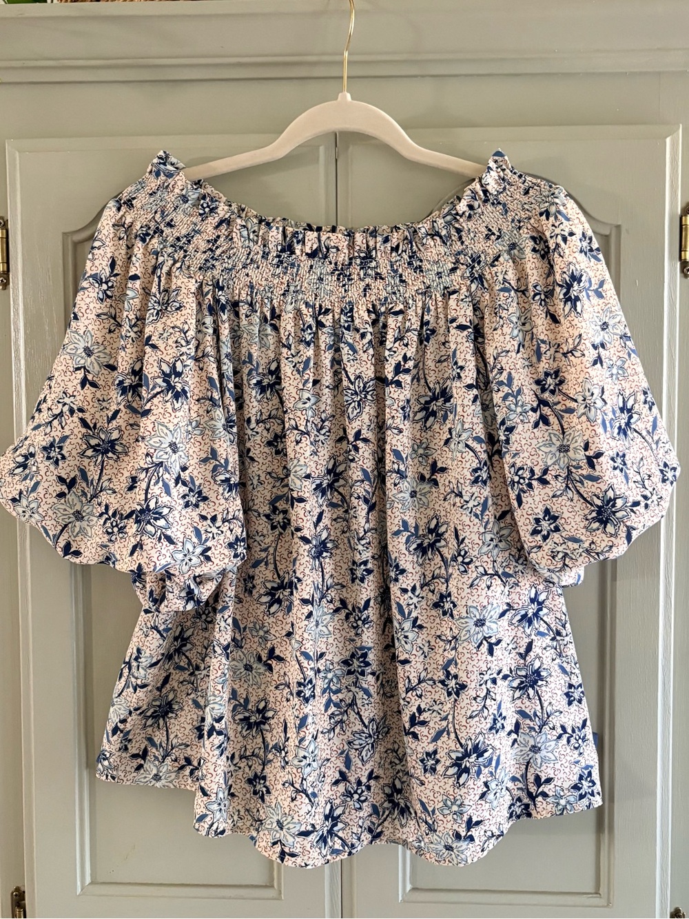 CECE SmockedFloral Puff Sleeve Blouse Cream Blue | Medium‎